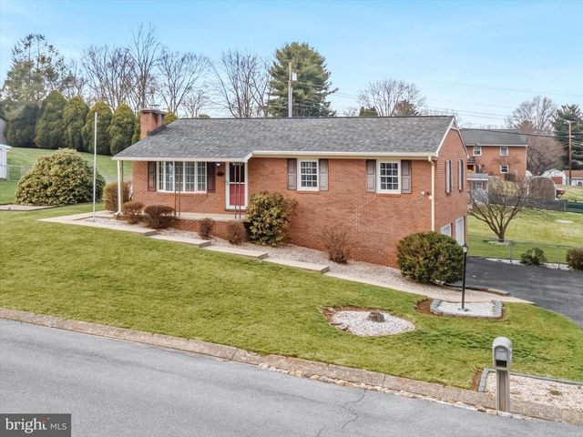 18360 WOODSIDE DR, Hagerstown, MD 21740