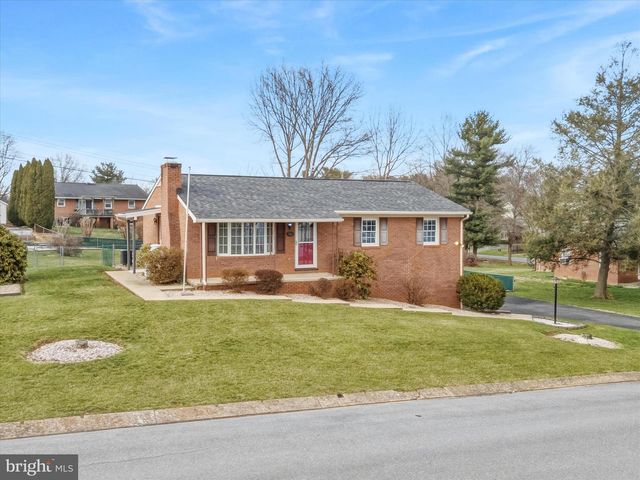 18360 WOODSIDE DR, Hagerstown, MD 21740