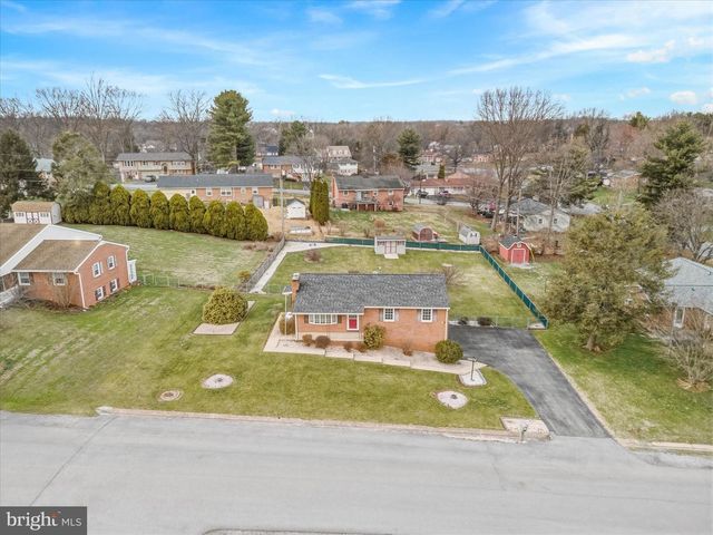 18360 WOODSIDE DR, Hagerstown, MD 21740