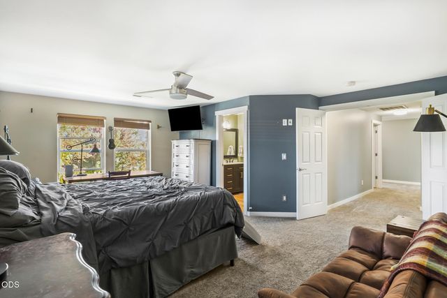 1453 NE 4th Street, Redmond, OR 97756