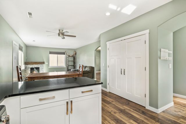 1453 NE 4th Street, Redmond, OR 97756