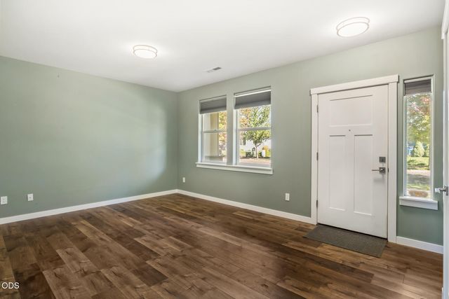 1453 NE 4th Street, Redmond, OR 97756