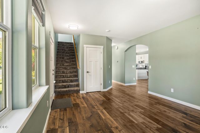 1453 NE 4th Street, Redmond, OR 97756