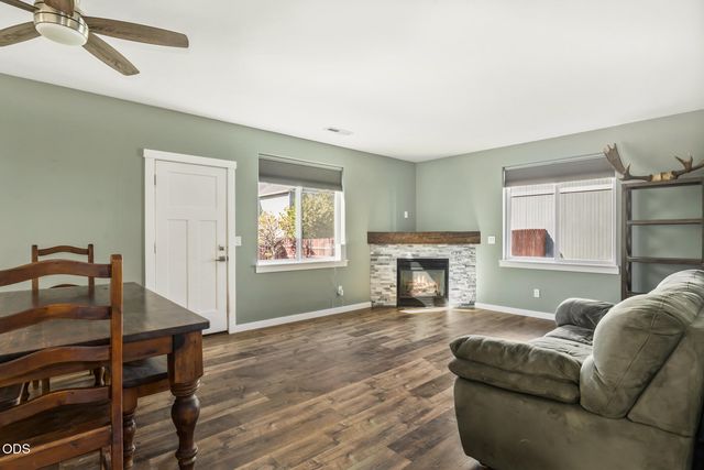 1453 NE 4th Street, Redmond, OR 97756