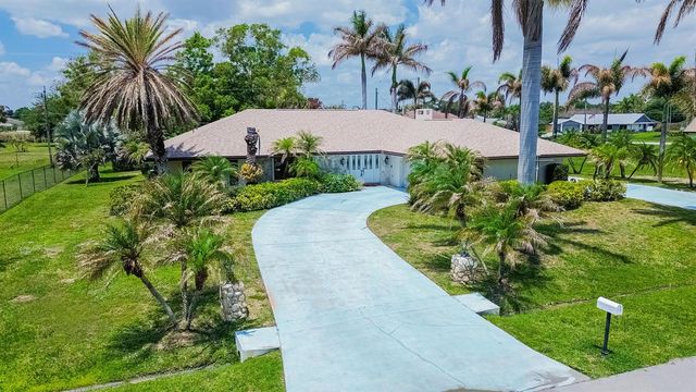2814 SE Calvin Street, Port St. Lucie, FL 34952