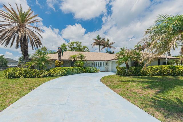 2814 SE Calvin Street, Port St. Lucie, FL 34952