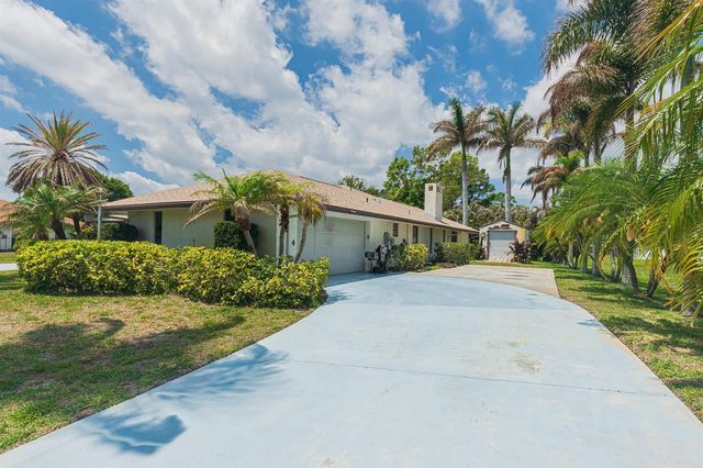 2814 SE Calvin Street, Port St. Lucie, FL 34952