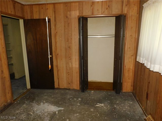 15648 Elmwood Street, Middlefield, OH 44062