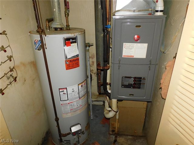 15648 Elmwood Street, Middlefield, OH 44062