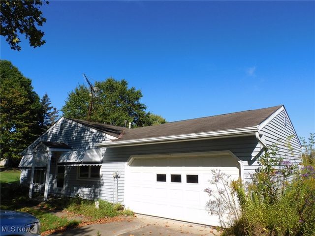 15648 Elmwood Street, Middlefield, OH 44062