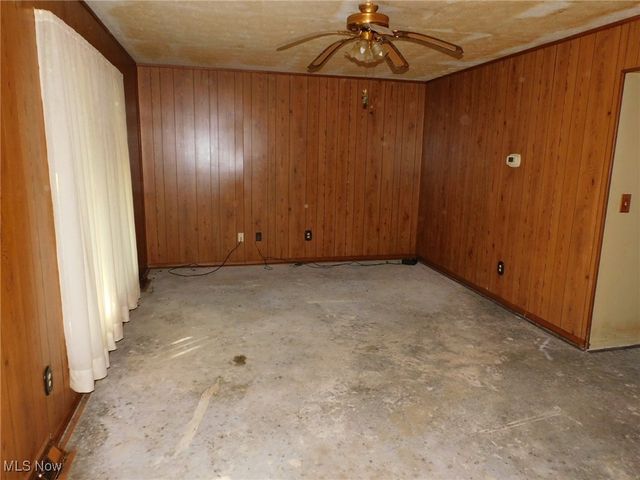 15648 Elmwood Street, Middlefield, OH 44062