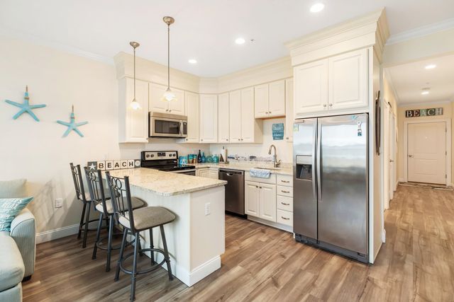 275 Ocean Blvd Unit 303, Hampton, NH 03842