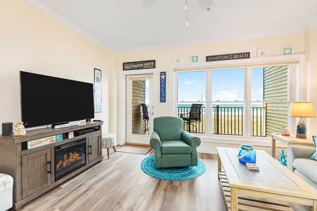 275 Ocean Blvd Unit 303, Hampton, NH 03842