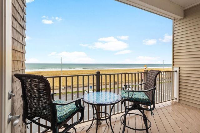 275 Ocean Blvd Unit 303, Hampton, NH 03842
