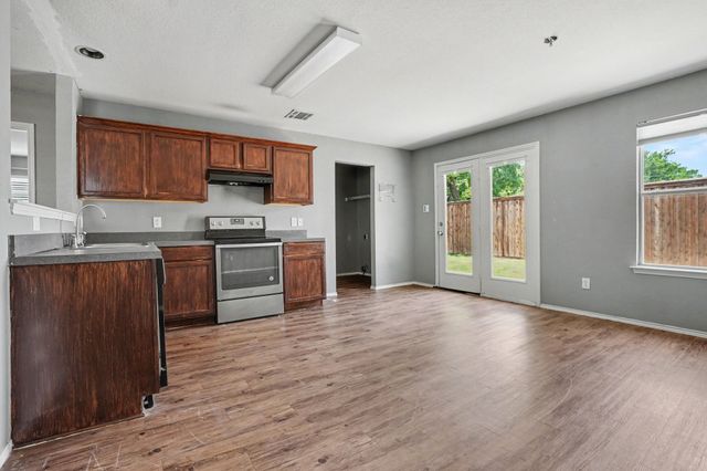 242 Turning Tree Road, Wilmer, TX 75172