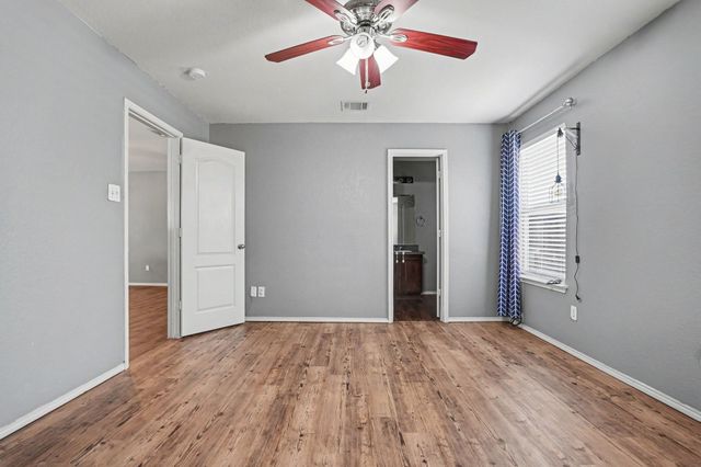 242 Turning Tree Road, Wilmer, TX 75172