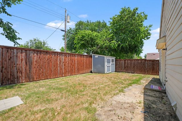 242 Turning Tree Road, Wilmer, TX 75172