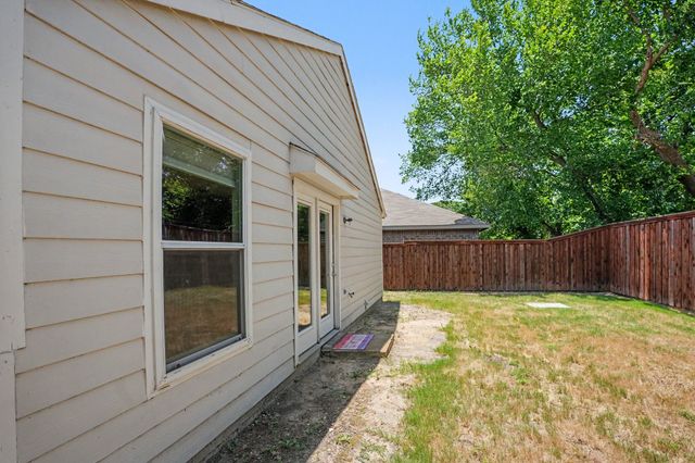242 Turning Tree Road, Wilmer, TX 75172