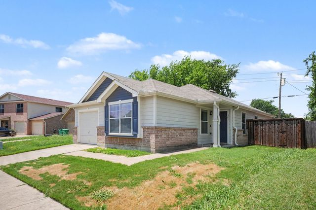 242 Turning Tree Road, Wilmer, TX 75172