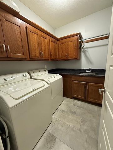 14761 Meadow Lane, Leawood, KS 66224