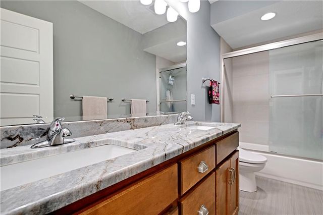 14761 Meadow Lane, Leawood, KS 66224