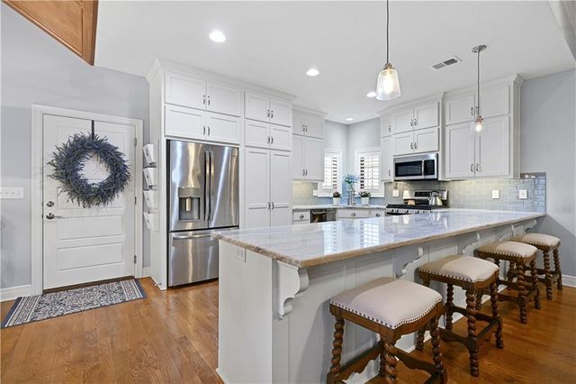 14761 Meadow Lane, Leawood, KS 66224