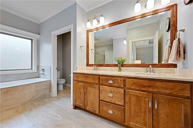 14761 Meadow Lane, Leawood, KS 66224