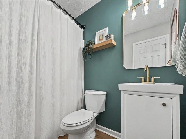 1906 Newpark Court NW, Acworth, GA 30101