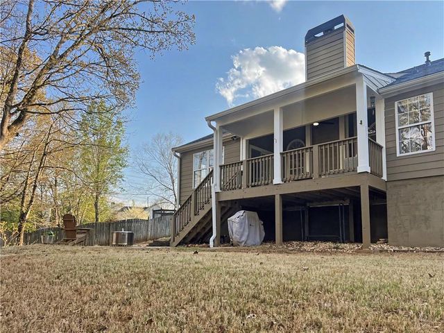 1906 Newpark Court NW, Acworth, GA 30101