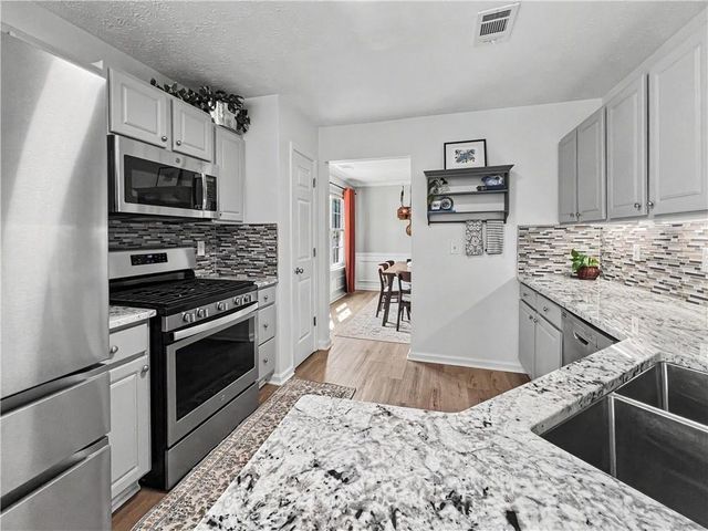 1906 Newpark Court NW, Acworth, GA 30101