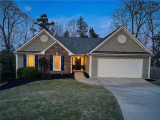 1906 Newpark Court NW, Acworth, GA 30101
