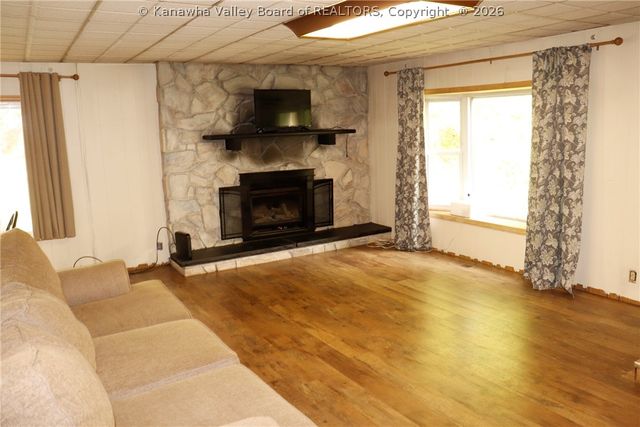 1849 Three Mile Road, Elkview, WV 25071