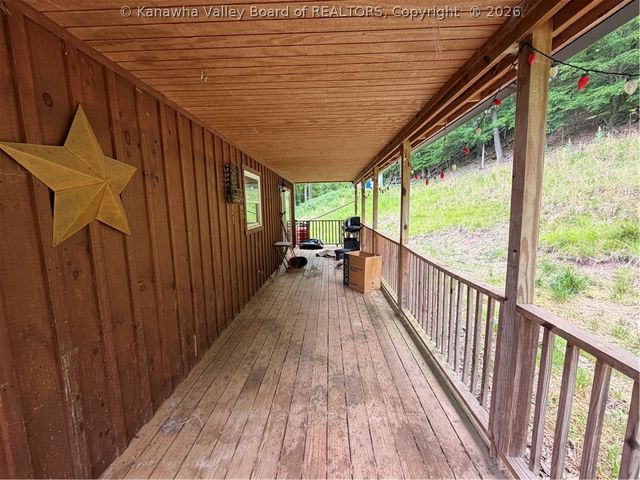 1849 Three Mile Road, Elkview, WV 25071