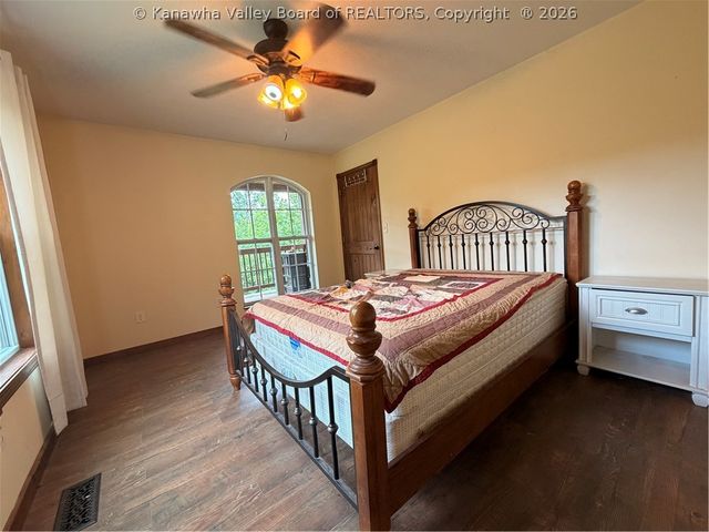 1849 Three Mile Road, Elkview, WV 25071