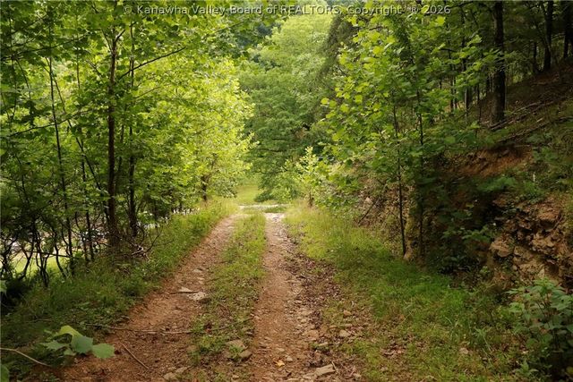1849 Three Mile Road, Elkview, WV 25071