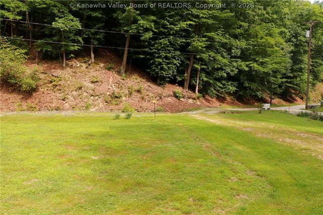 1849 Three Mile Road, Elkview, WV 25071