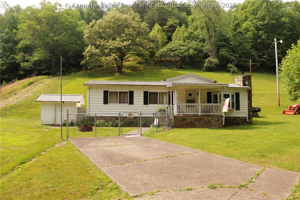 1849 Three Mile Road, Elkview, WV 25071