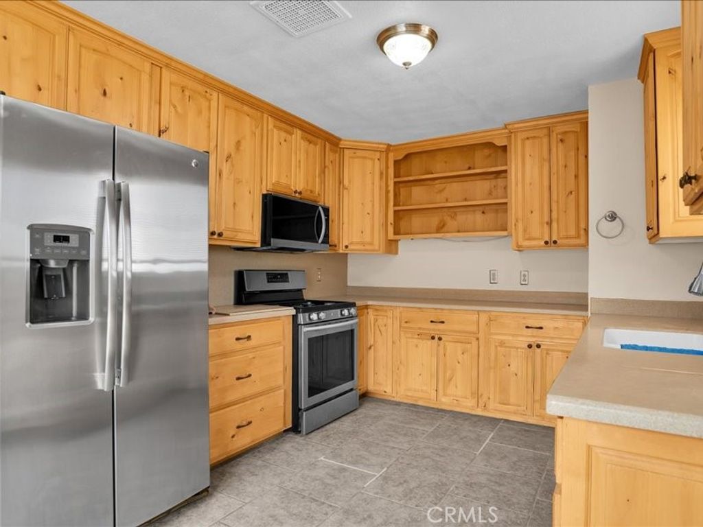 Image 6 of property listing at 5567 Baileya, 29 Palms, CA 92277