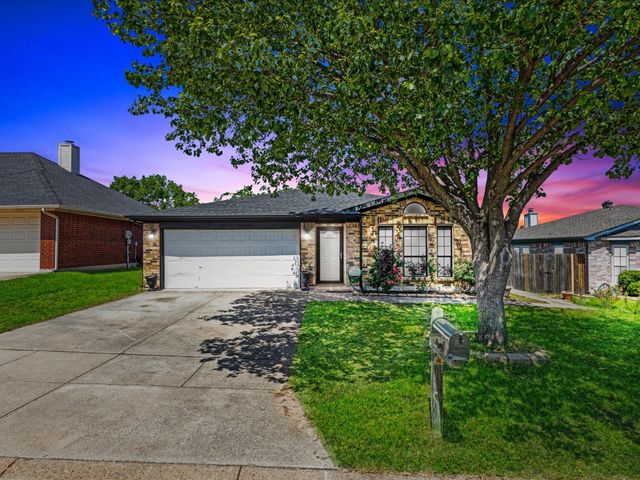 10208 Maria Drive, Fort Worth, TX 76108