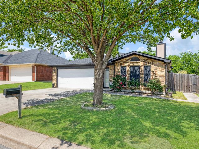 10208 Maria Drive, Fort Worth, TX 76108