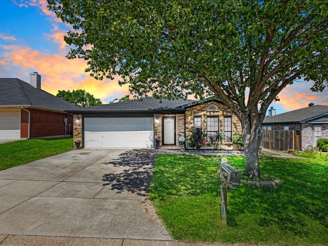 10208 Maria Drive, Fort Worth, TX 76108