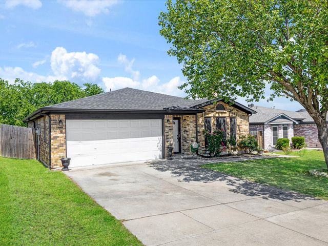 10208 Maria Drive, Fort Worth, TX 76108