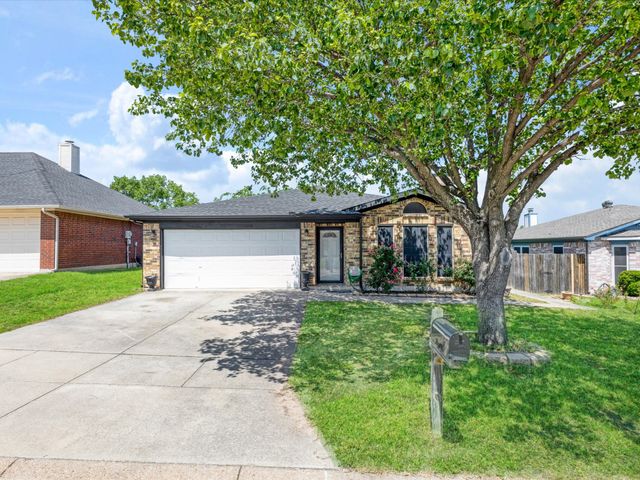 10208 Maria Drive, Fort Worth, TX 76108