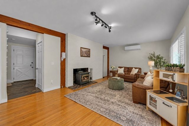 103 Newtown Road, Acton, MA 01720