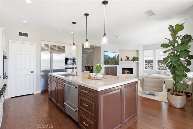 5950 Waterfront Place, Long Beach, CA 90803