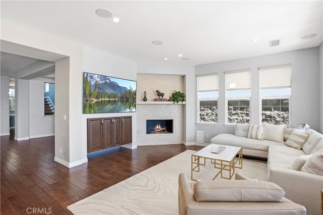 5950 Waterfront Place, Long Beach, CA 90803