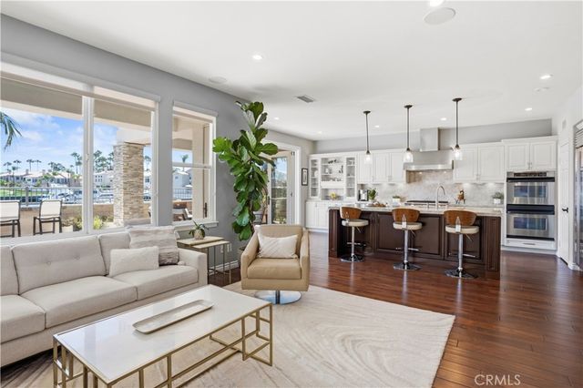 5950 Waterfront Place, Long Beach, CA 90803