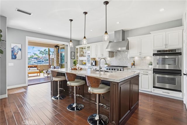 5950 Waterfront Place, Long Beach, CA 90803