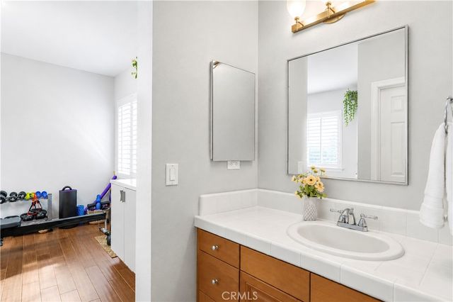 5950 Waterfront Place, Long Beach, CA 90803