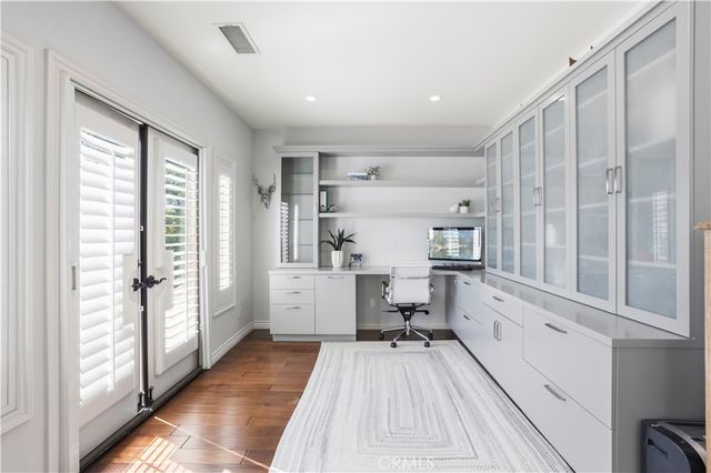 5950 Waterfront Place, Long Beach, CA 90803